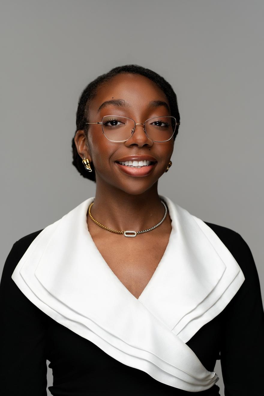 Individual portrait by Lucky Osunbiyi